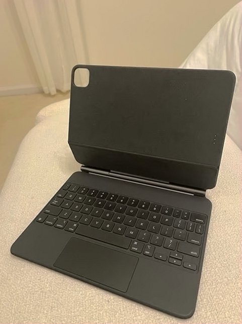 Apple iPad Air 4th Generation 256GB Space Gray Unlocked - Used image 4