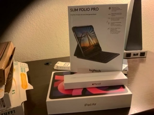 Apple iPad Air 64GB Space Gray Unlocked - Used image 2