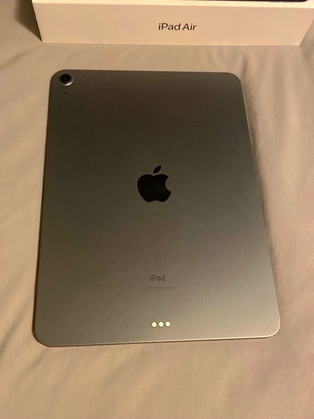 Apple iPad Air 4th Generation 64GB Space Gray Unlocked - Used image 4