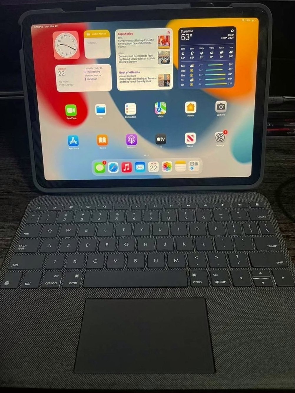 Apple iPad Air 4th Generation 256GB Space Gray Unlocked - Used
