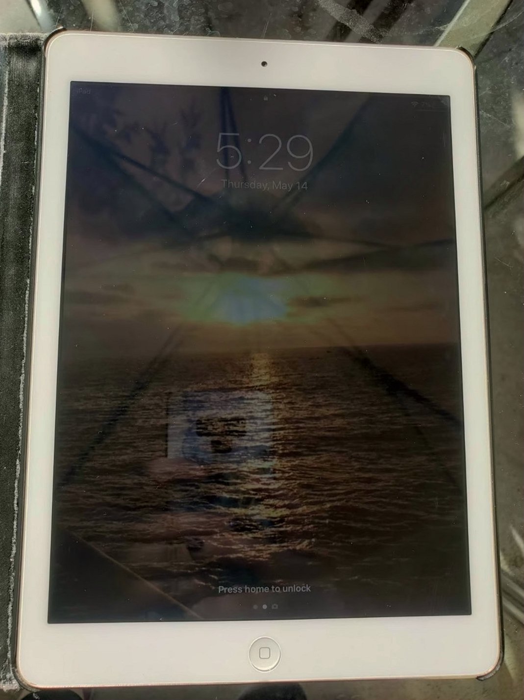 Apple iPad Air 1st Generation 16GB Silver Unlocked - Used image 2