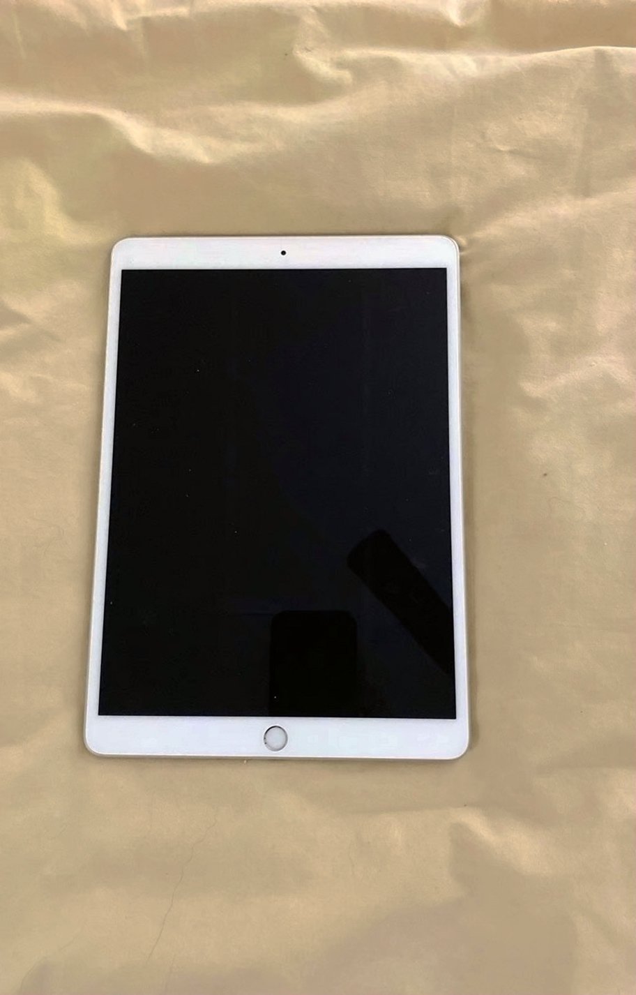 Apple iPad Air 2nd Generation 64GB Silver Unlocked - Used