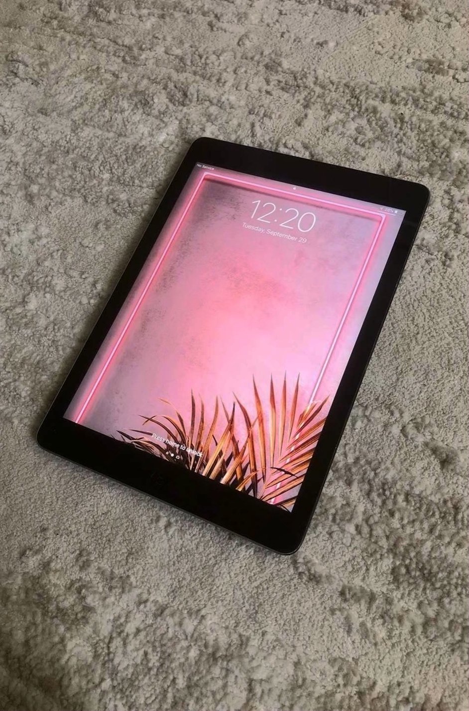 Apple iPad Air 32GB Black Unlocked - Used image 2