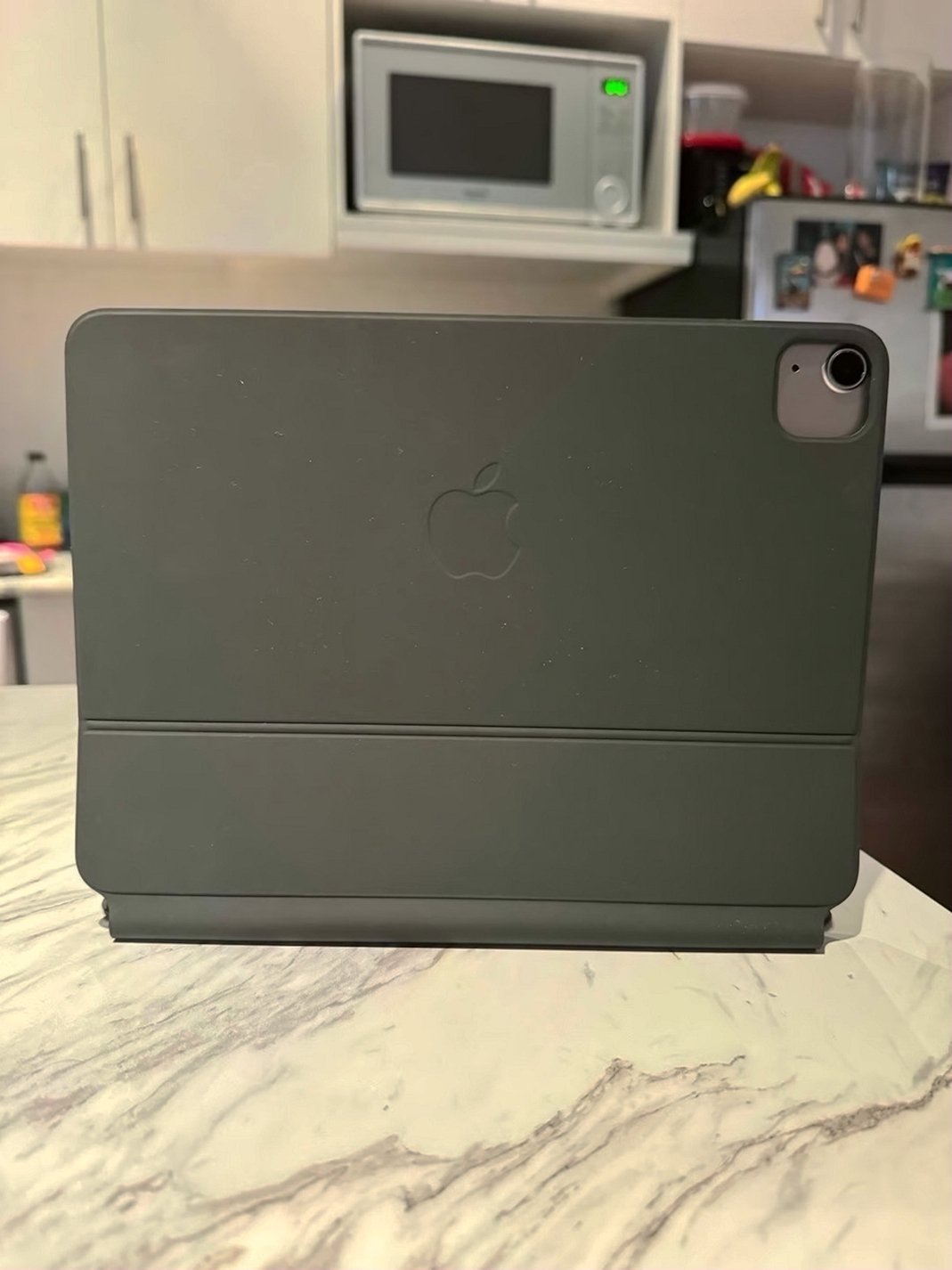 Apple iPad Air 11-inch 128GB Space Gray Unlocked - Used image 4