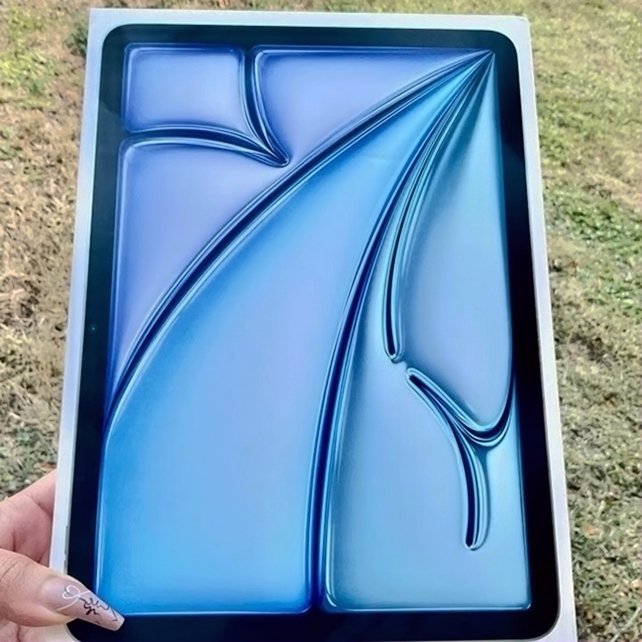 Apple iPad Air (6th Generation) 64GB Silver Unlocked - Used