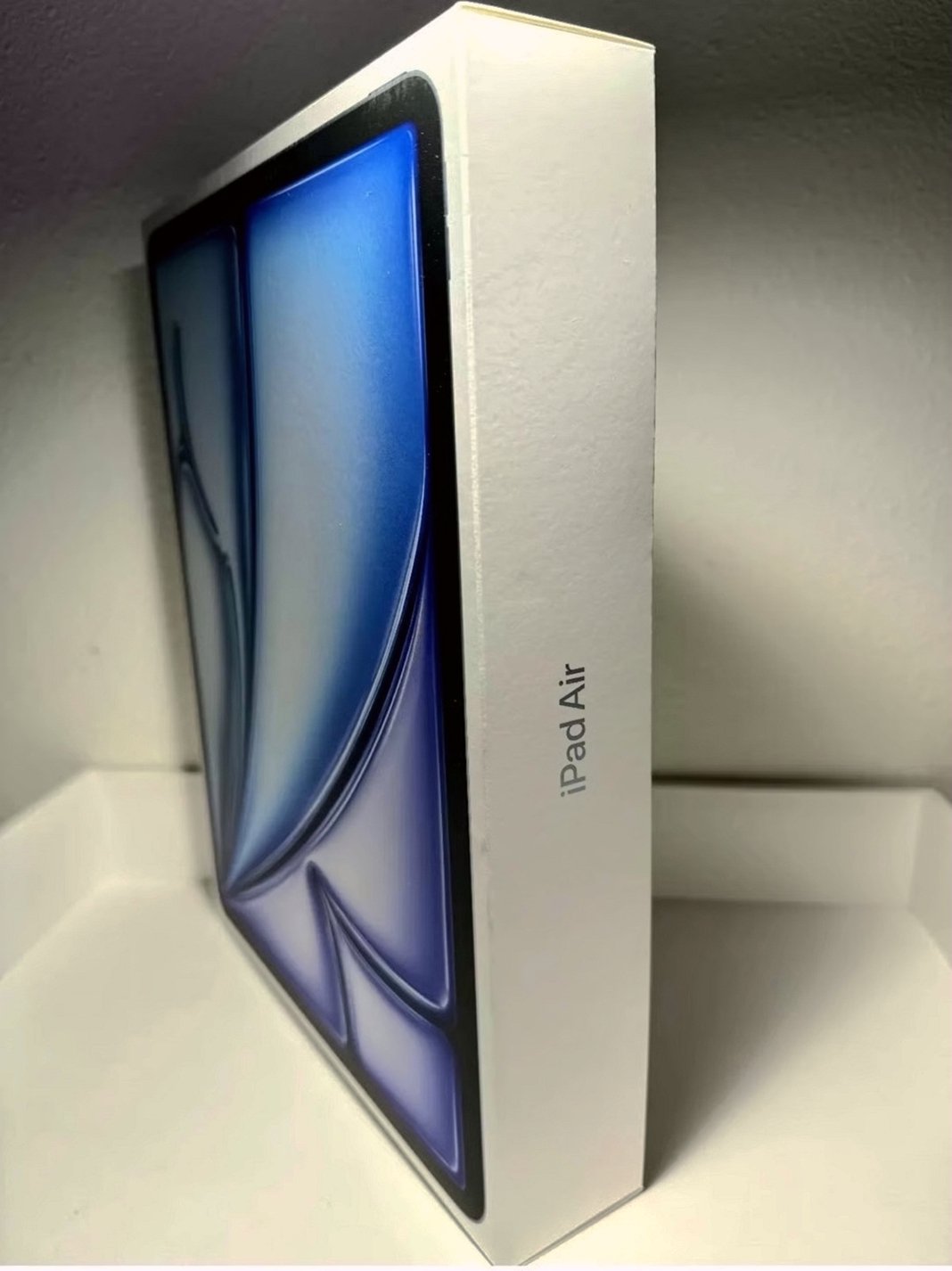 Apple iPad Air 13-inch 128GB Blue Unlocked - Used image 2