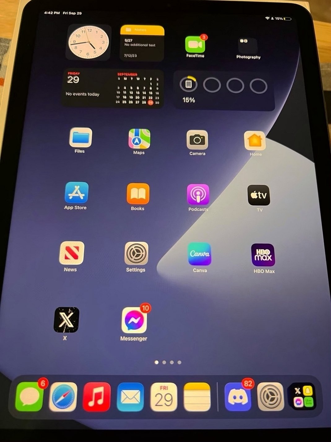 Apple iPad Air 5th Generation 64GB Space Gray Unlocked - Used image 2