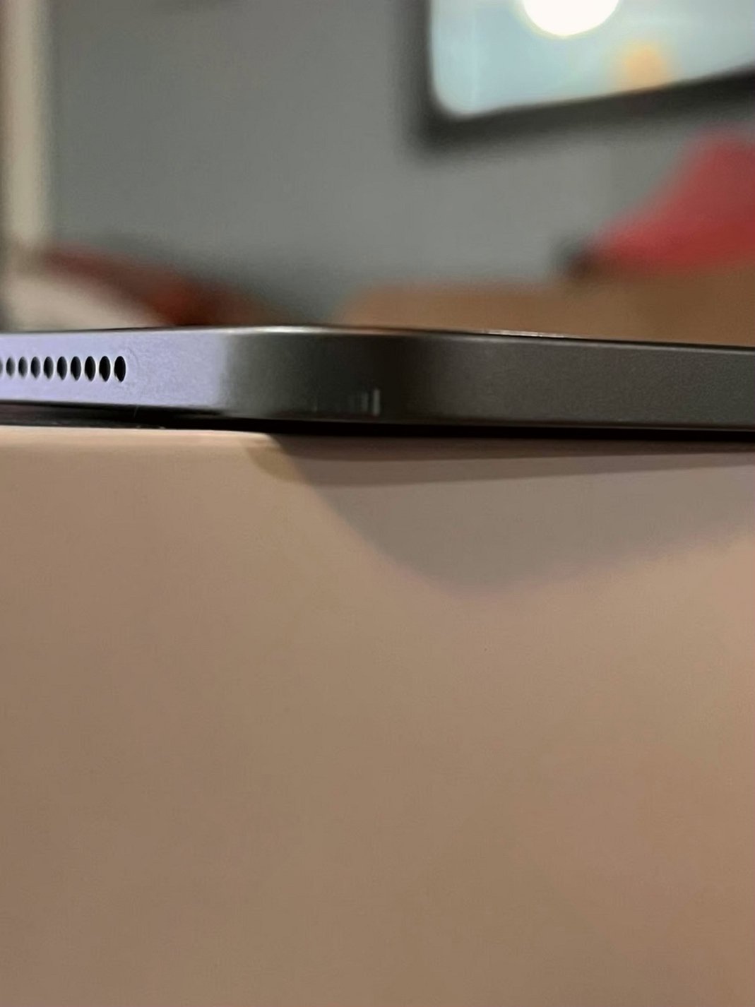 Apple iPad Air 5th Generation 64GB Space Gray Unlocked - Used image 5