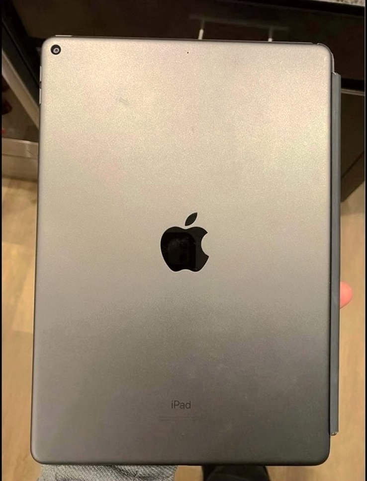 Apple iPad Air 3rd Generation 64GB Unlocked Used image 3