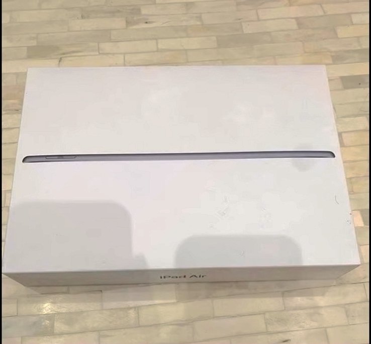 Apple iPad Air 3rd Generation 64GB Unlocked Used image 5