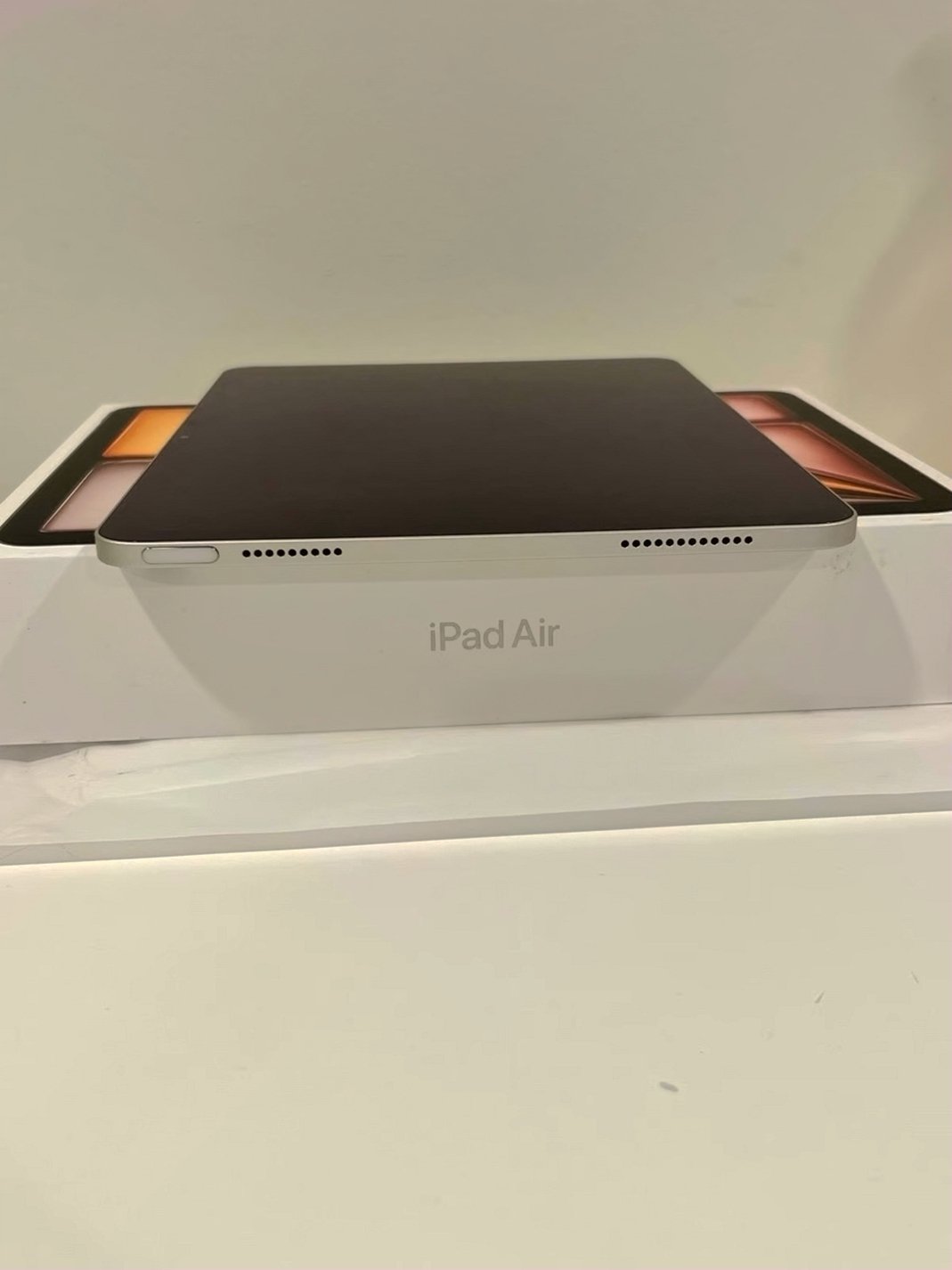 Apple iPad Air 2024 11in 128GB Unlocked - Used image 4
