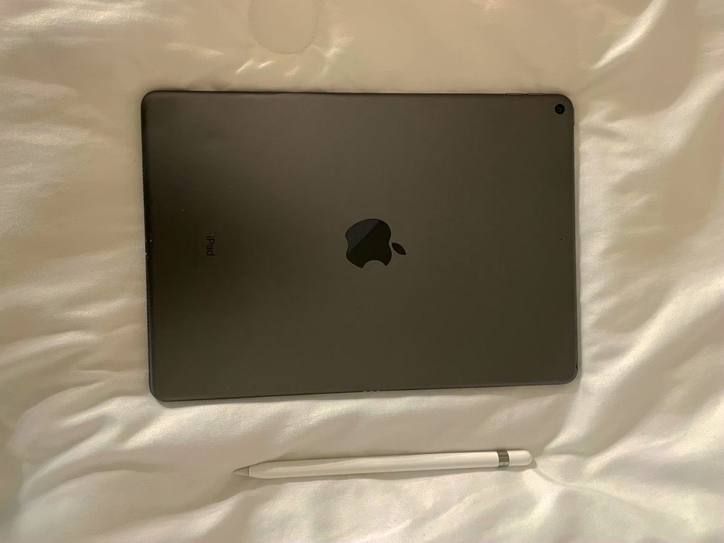 Apple iPad Air 3rd Generation 256GB Space Grey Unlocked - Used image 2