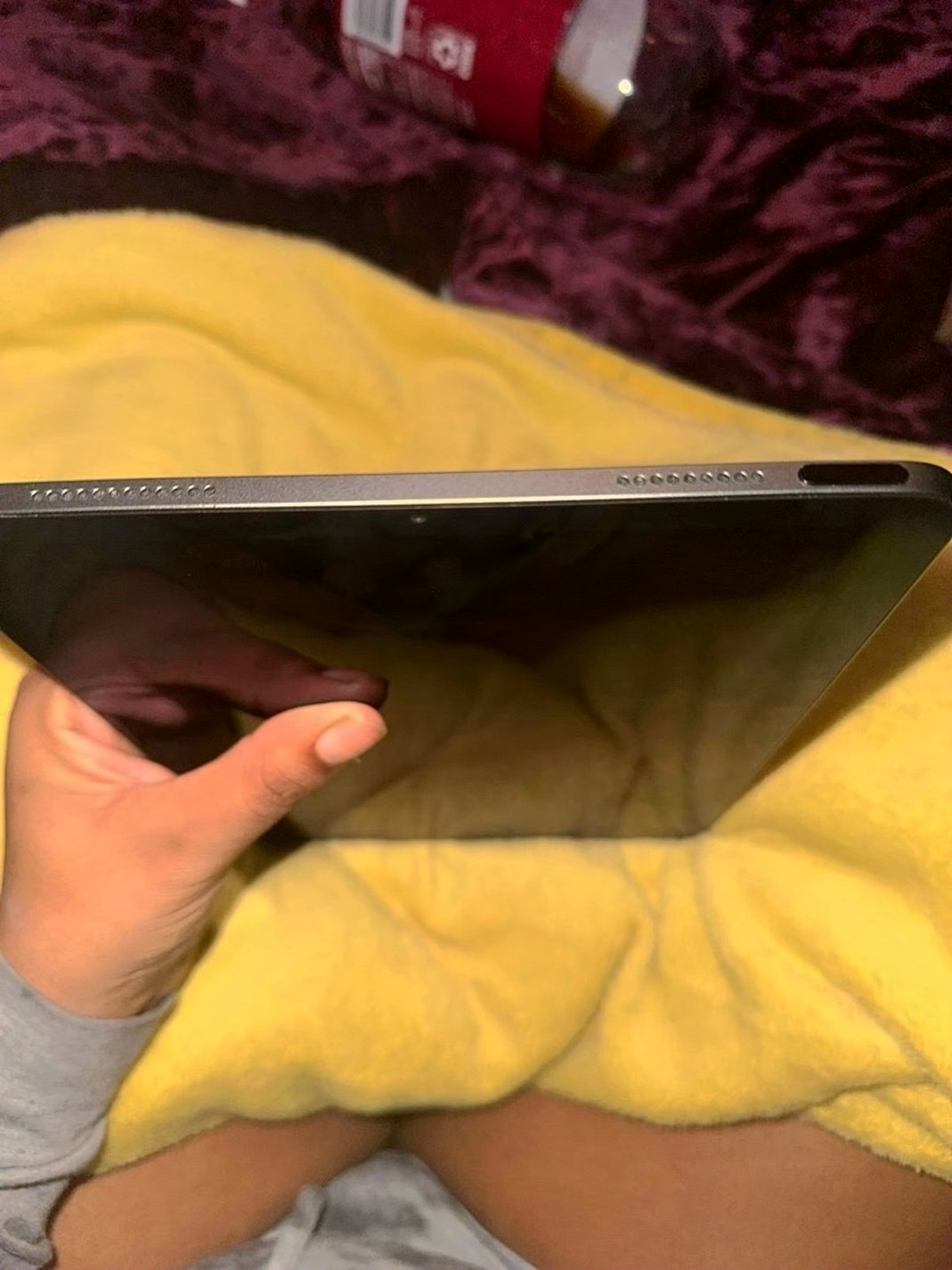 Apple iPad Air 2022 64GB Space Grey WiFi Unlocked - Used image 3
