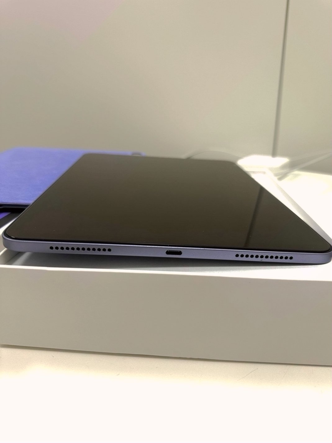 Apple iPad Air 5th Generation 64GB Purple Unlocked - Used image 3