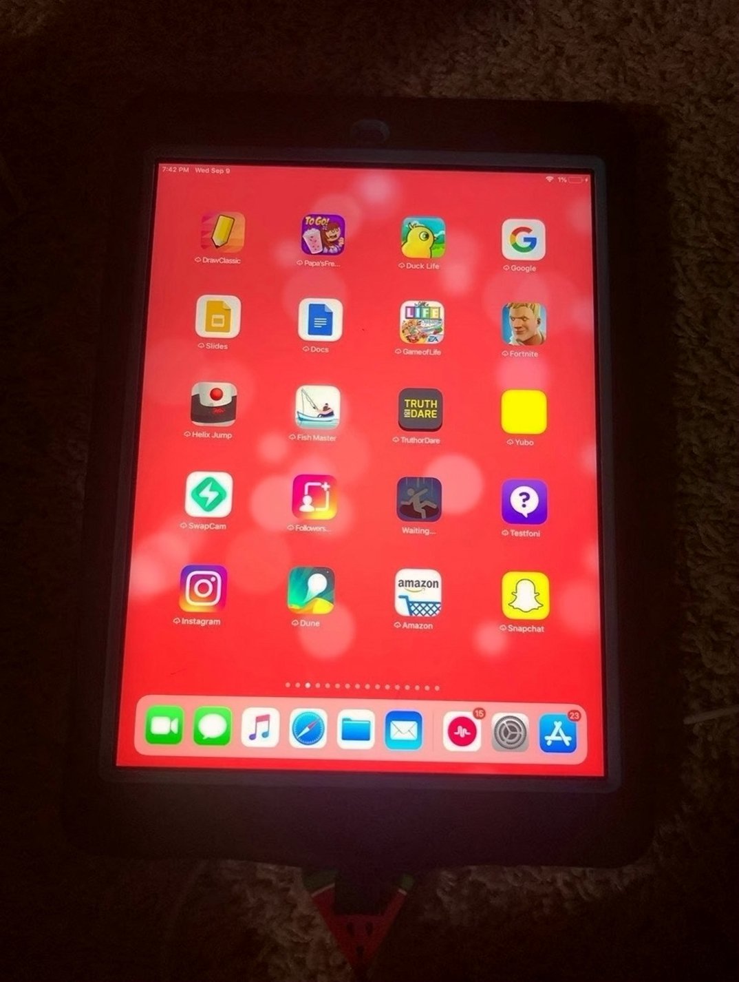 Apple iPad Air 3F71 16GB Silver Unlocked - Used image 2