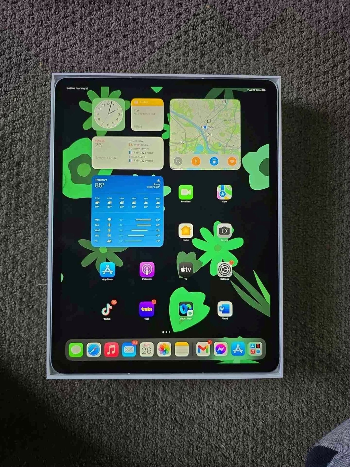 Apple iPad Air 13in 128GB Space Gray Unlocked - Used
