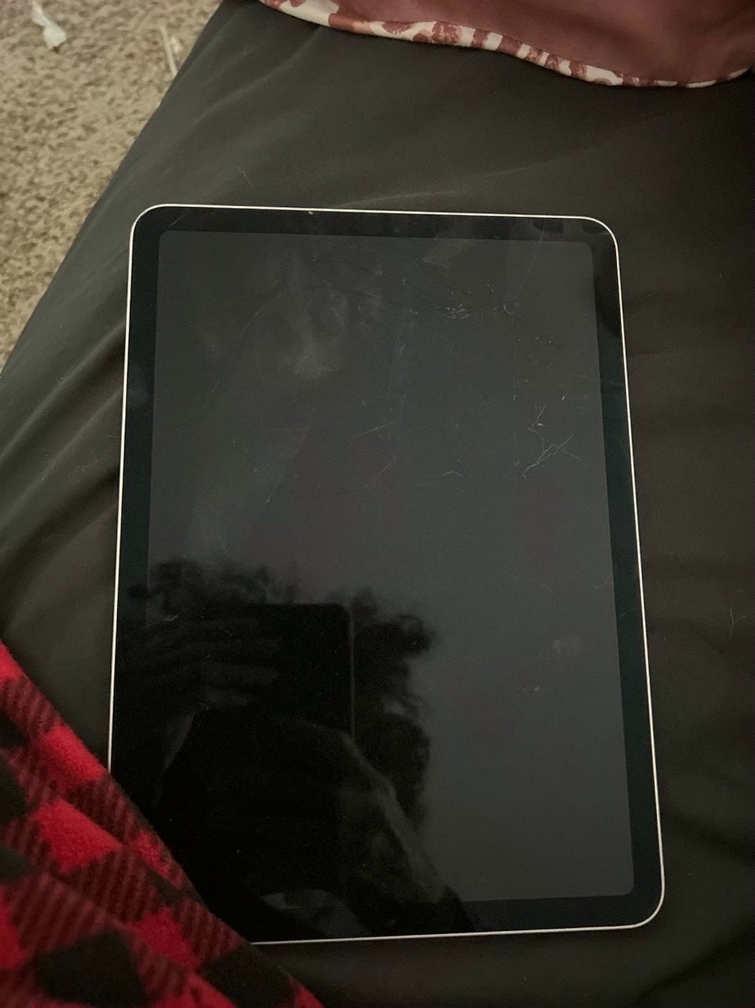 Apple iPad Air 5th Generation 64GB Space Gray Unlocked - Used image 2