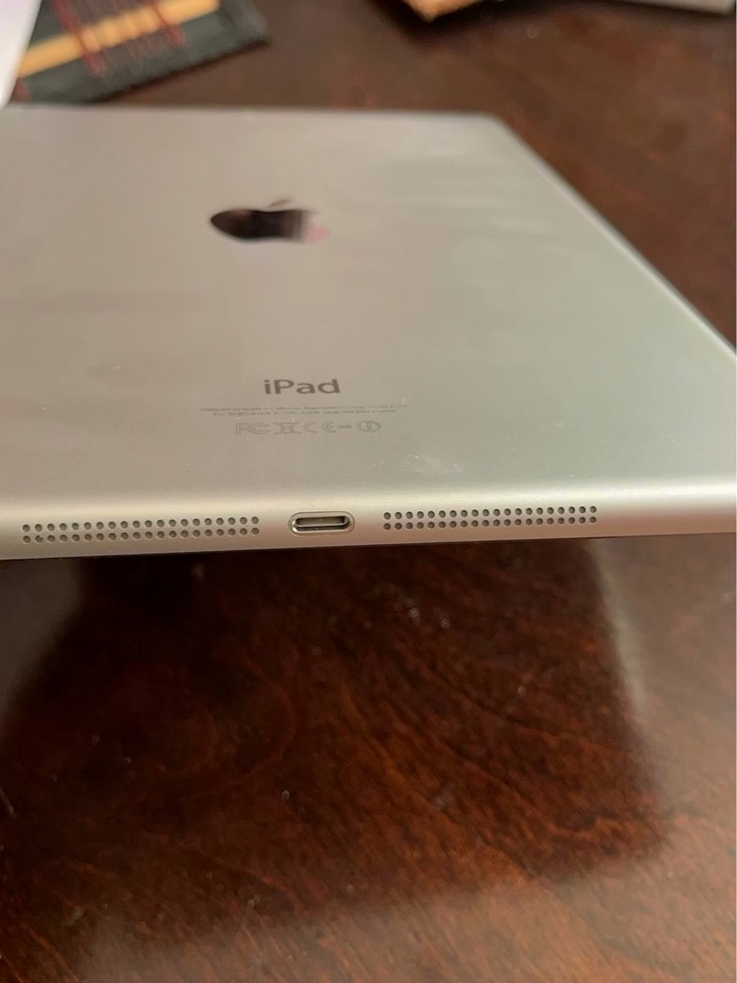 Apple iPad Air 2S71 64GB Silver Unlocked - Used image 5
