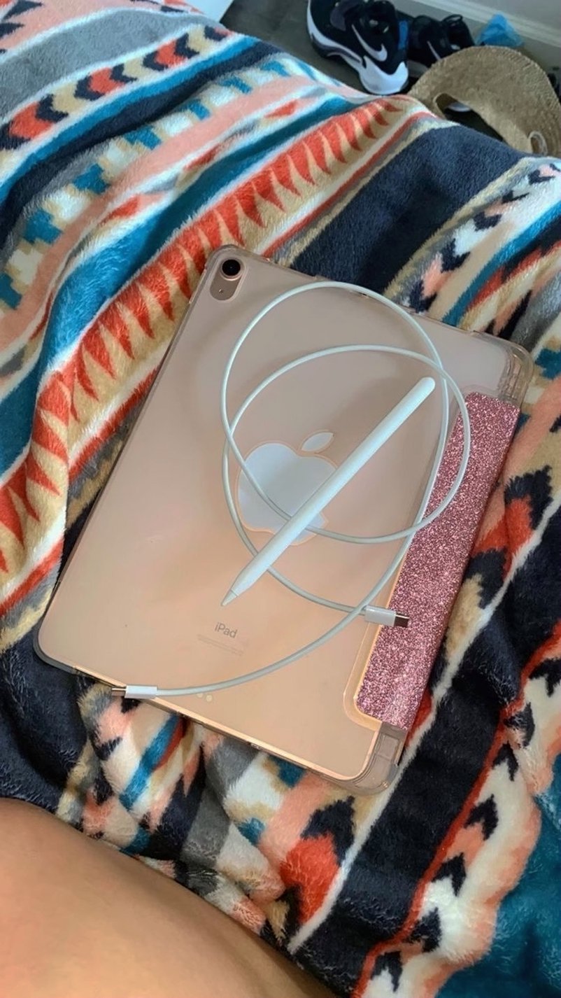 Apple iPad Air 4th Generation 64GB Rose Gold Unlocked - Used image 4