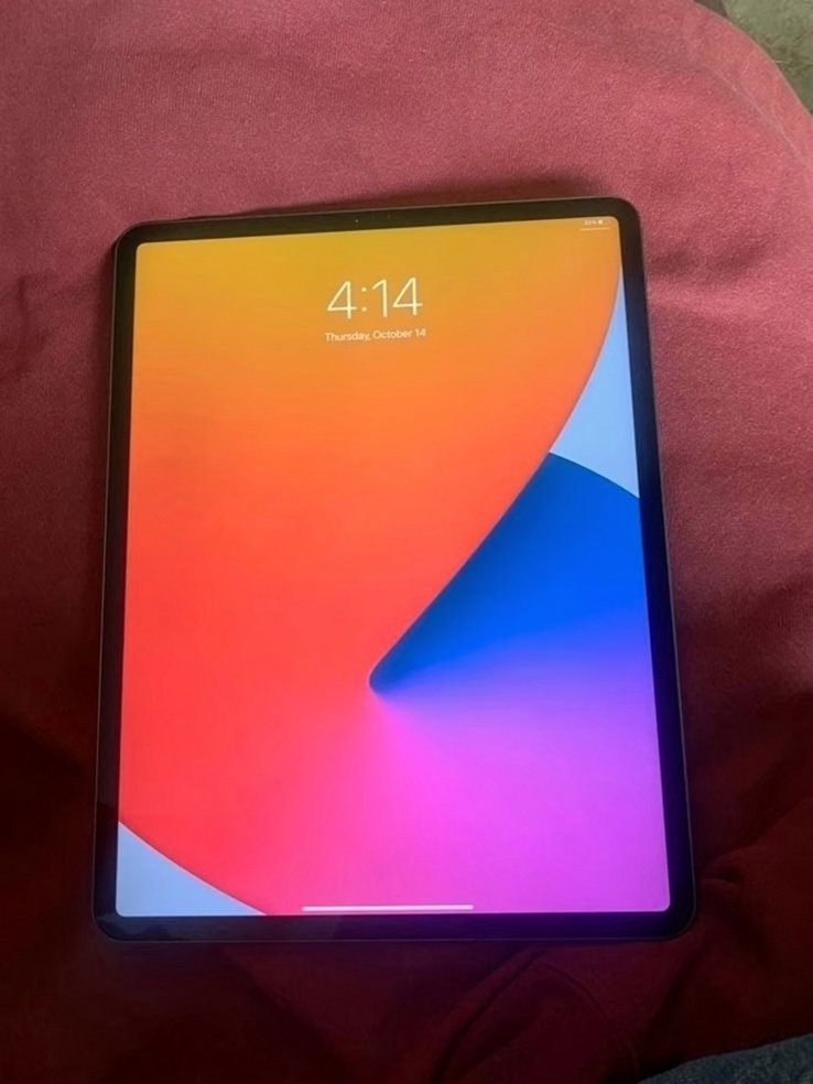 Apple iPad Air 4th Generation 512GB Smoke Grey Unlocked - Used image 3