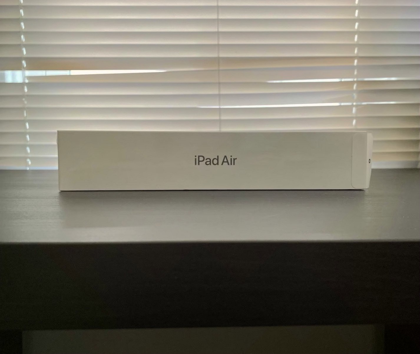 Apple iPad Air 5th Gen 256GB Space Grey Unlocked - Used image 5