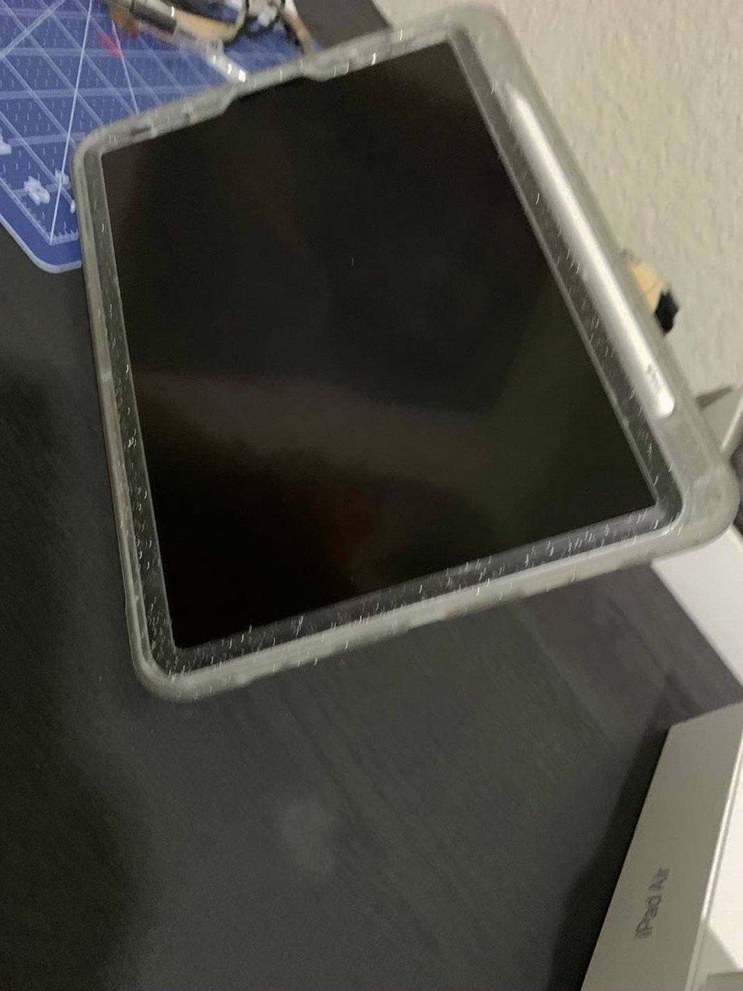 Apple iPad Air 4th Generation 256GB Space Gray Unlocked - Used image 4