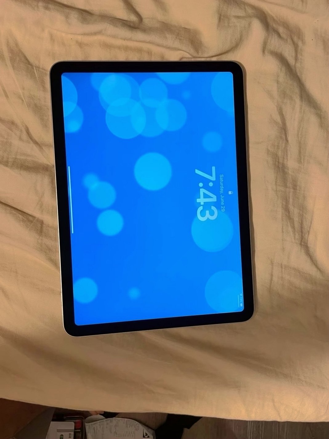 Apple iPad Air 5th Generation 64GB Starlight Silver Unlocked - Used