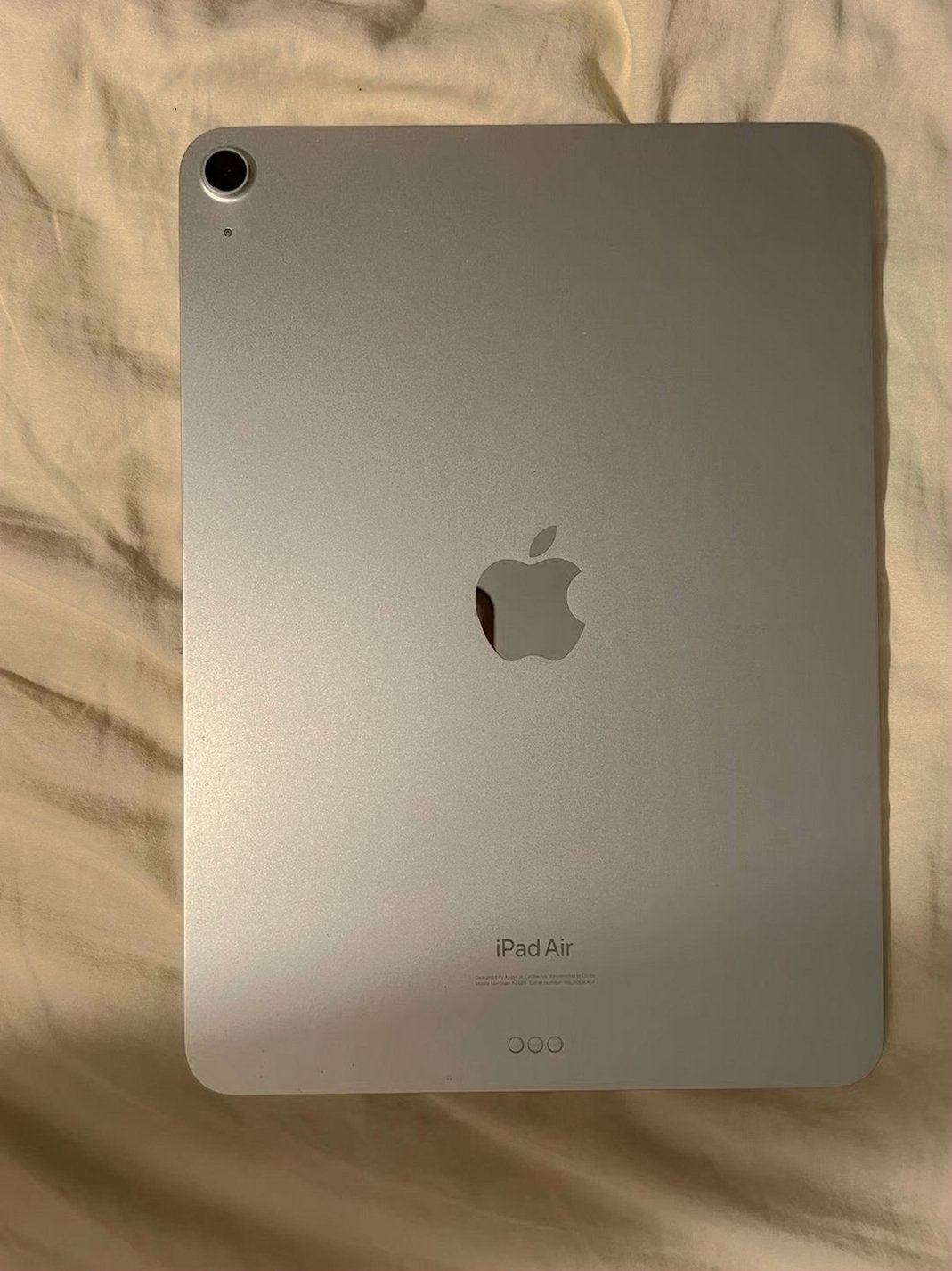 Apple iPad Air 5th Generation 64GB Starlight Silver Unlocked - Used image 2