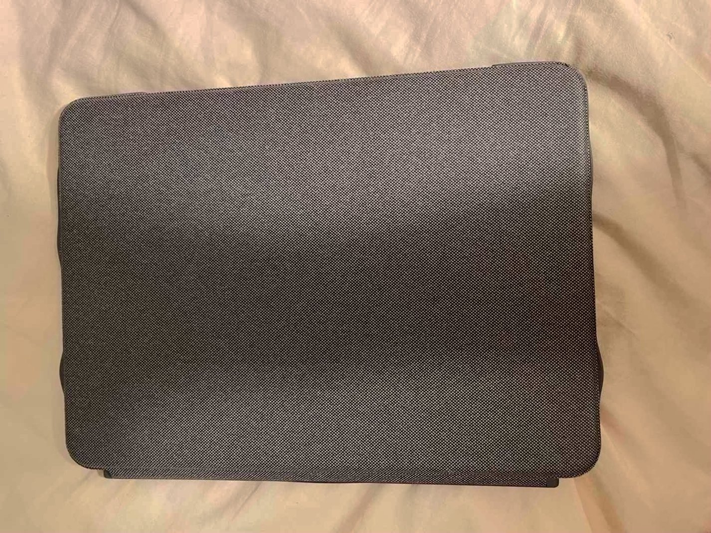 Apple iPad Air 5th Generation 64GB Starlight Silver Unlocked - Used image 4