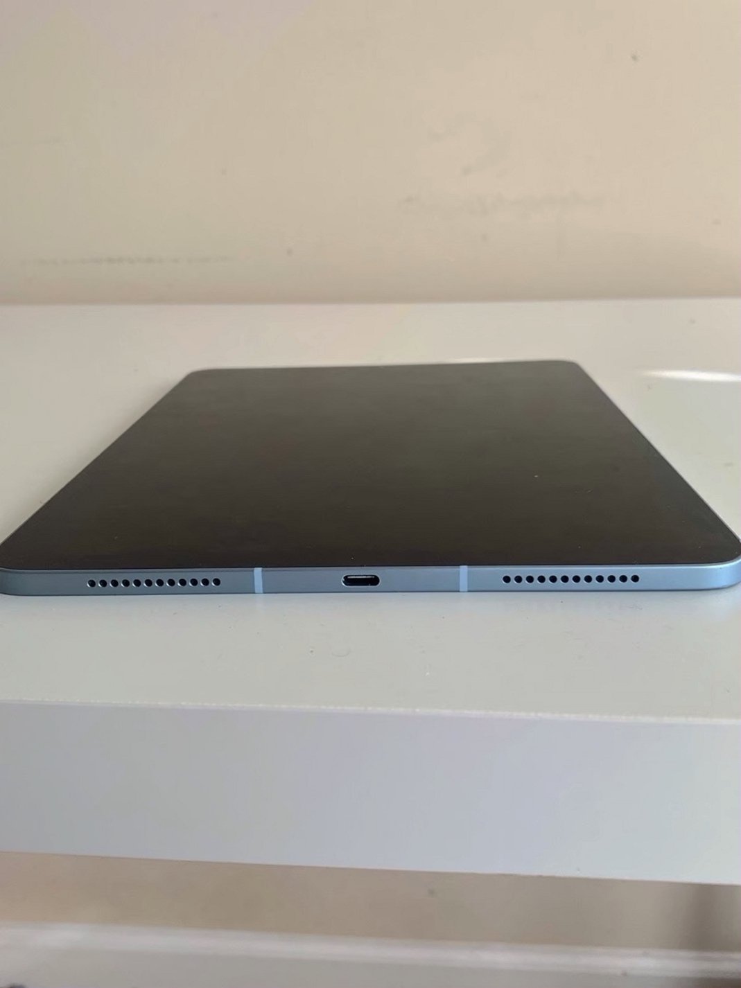 Apple iPad Air 4th Generation 64GB Space Gray Unlocked - Used image 4