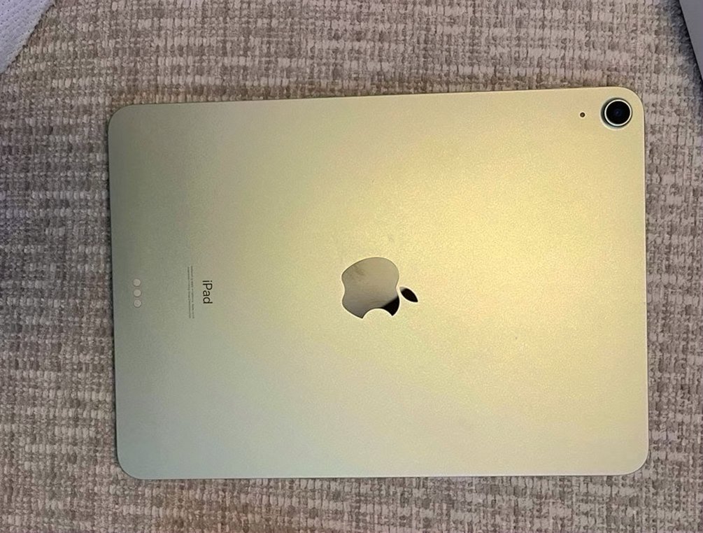 Apple iPad Air 4th Generation 64GB Green Unlocked - Used image 2