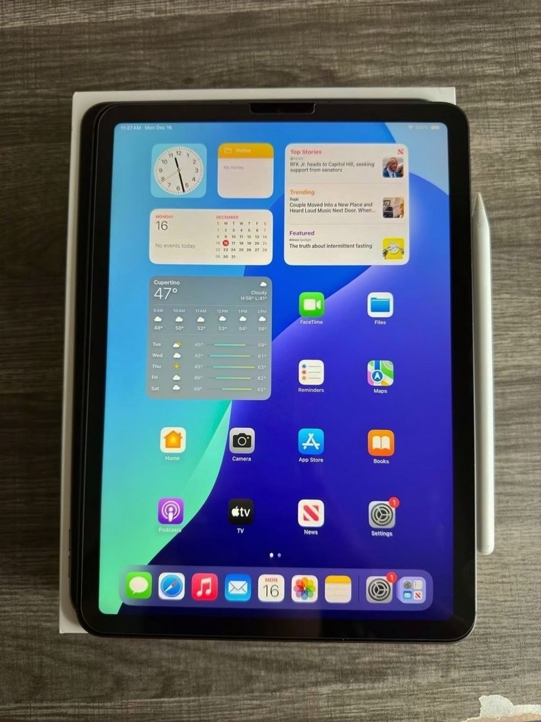 Apple iPad Air 5th Gen 64GB Unlocked Used