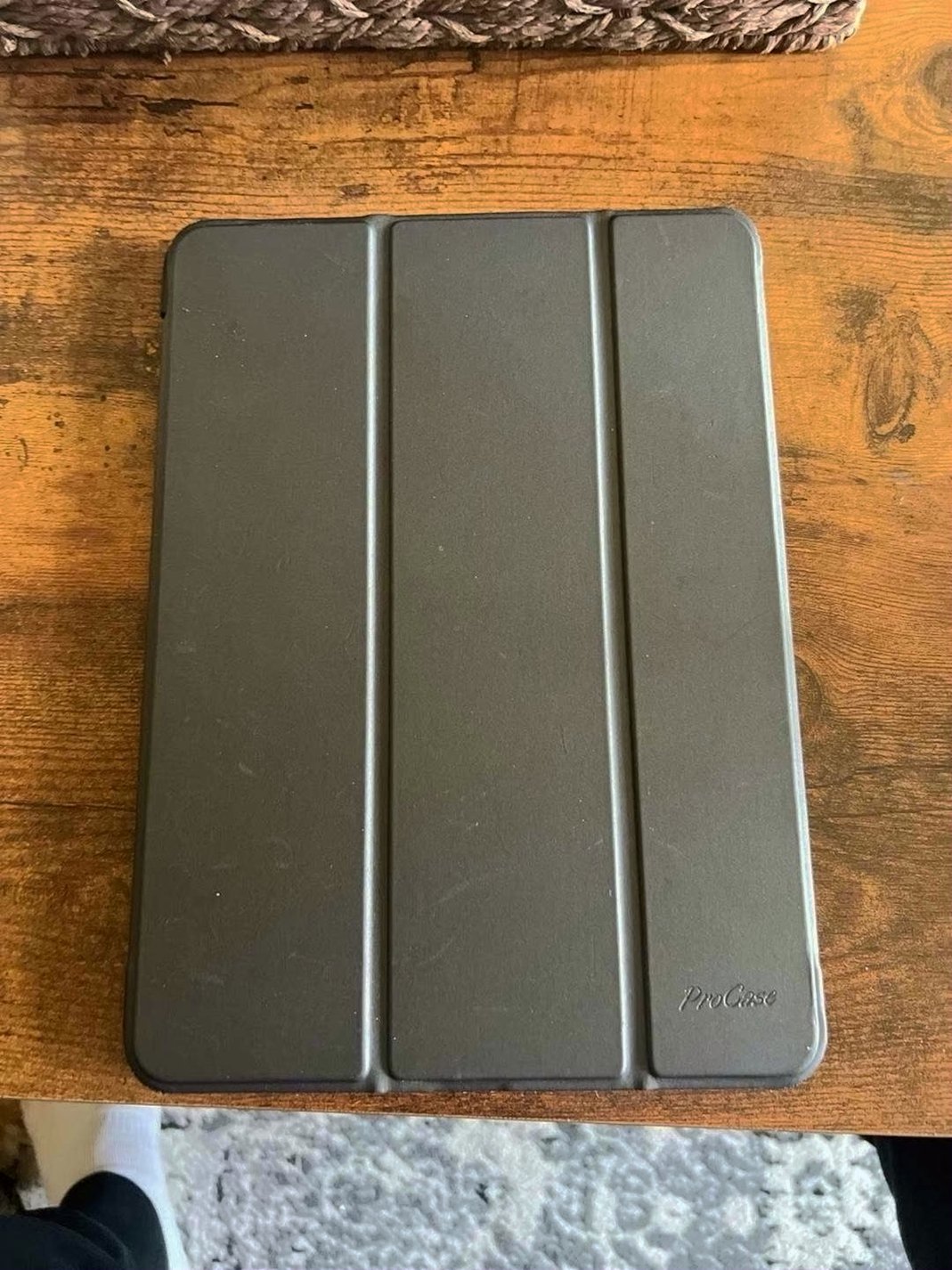 Apple iPad Air 5th Generation 256GB Space Gray Unlocked - Used image 2