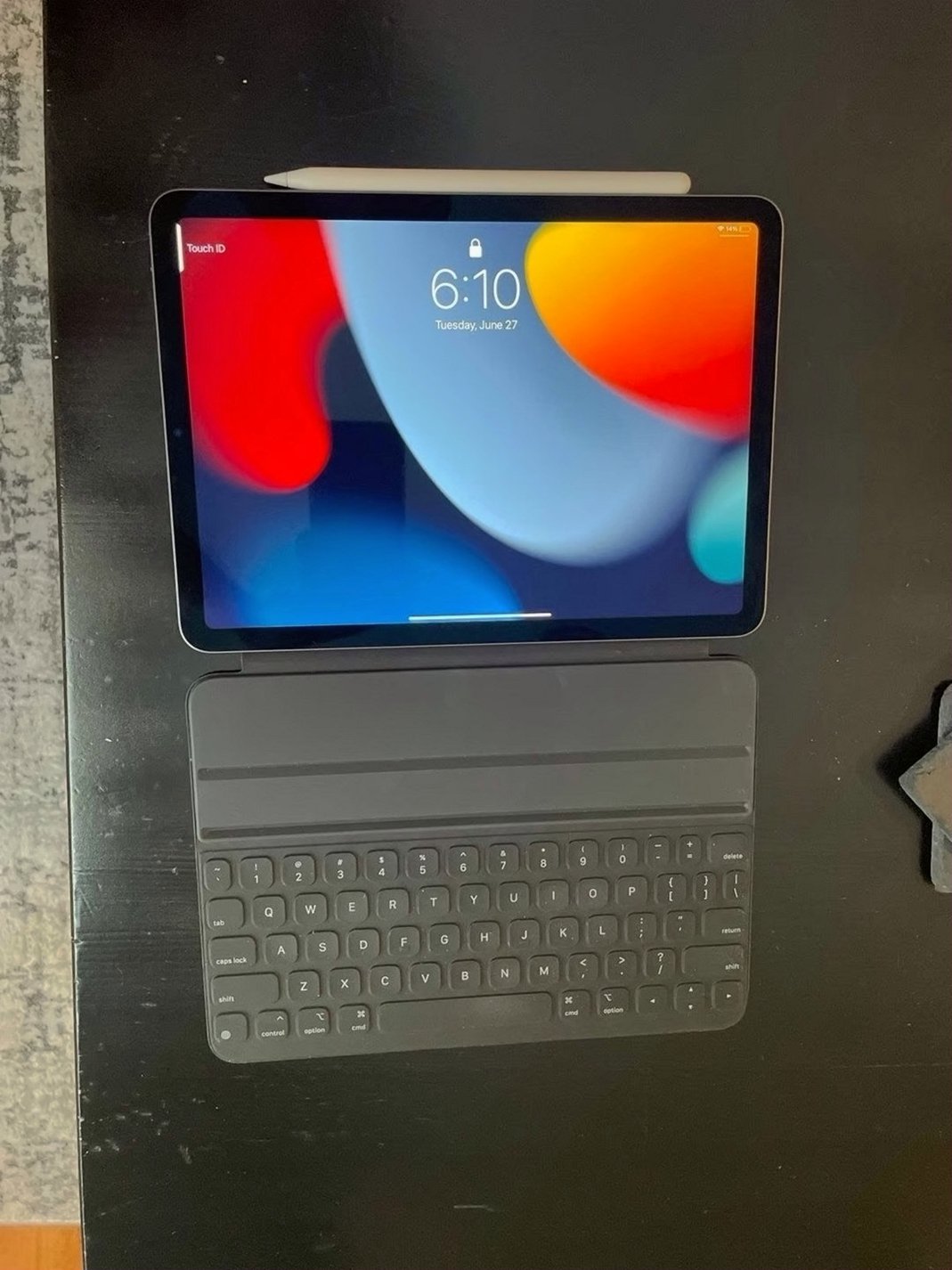 Apple iPad Air 5th Generation 64GB Space Gray Unlocked - Used image 2