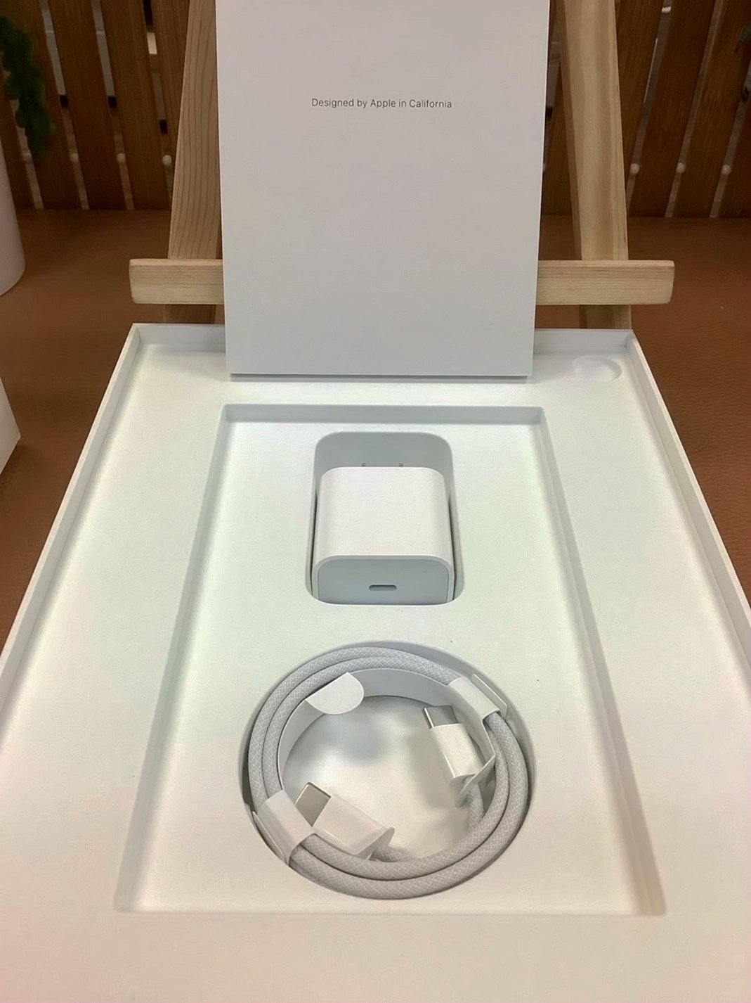Apple iPad Air 11 Inch 256GB Space Gray Unlocked - Used image 5