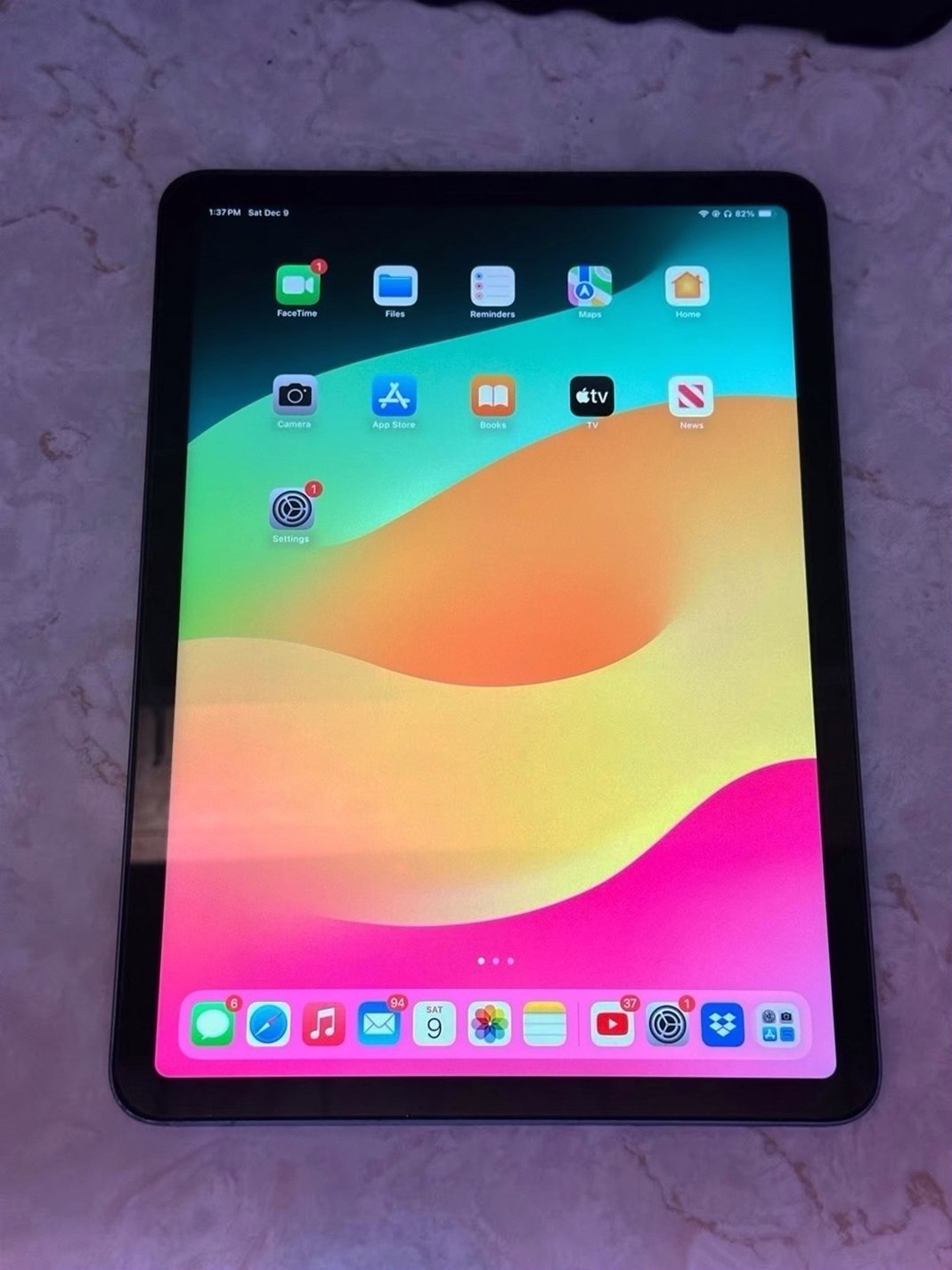 Apple iPad Air 10.9-inch 256GB Blue Unlocked - Used image 4