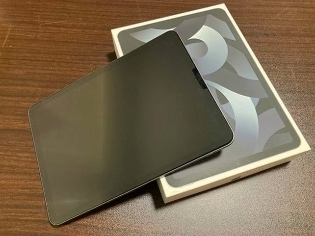 Apple iPad Air 5th Generation 64GB Space Gray Unlocked - Used