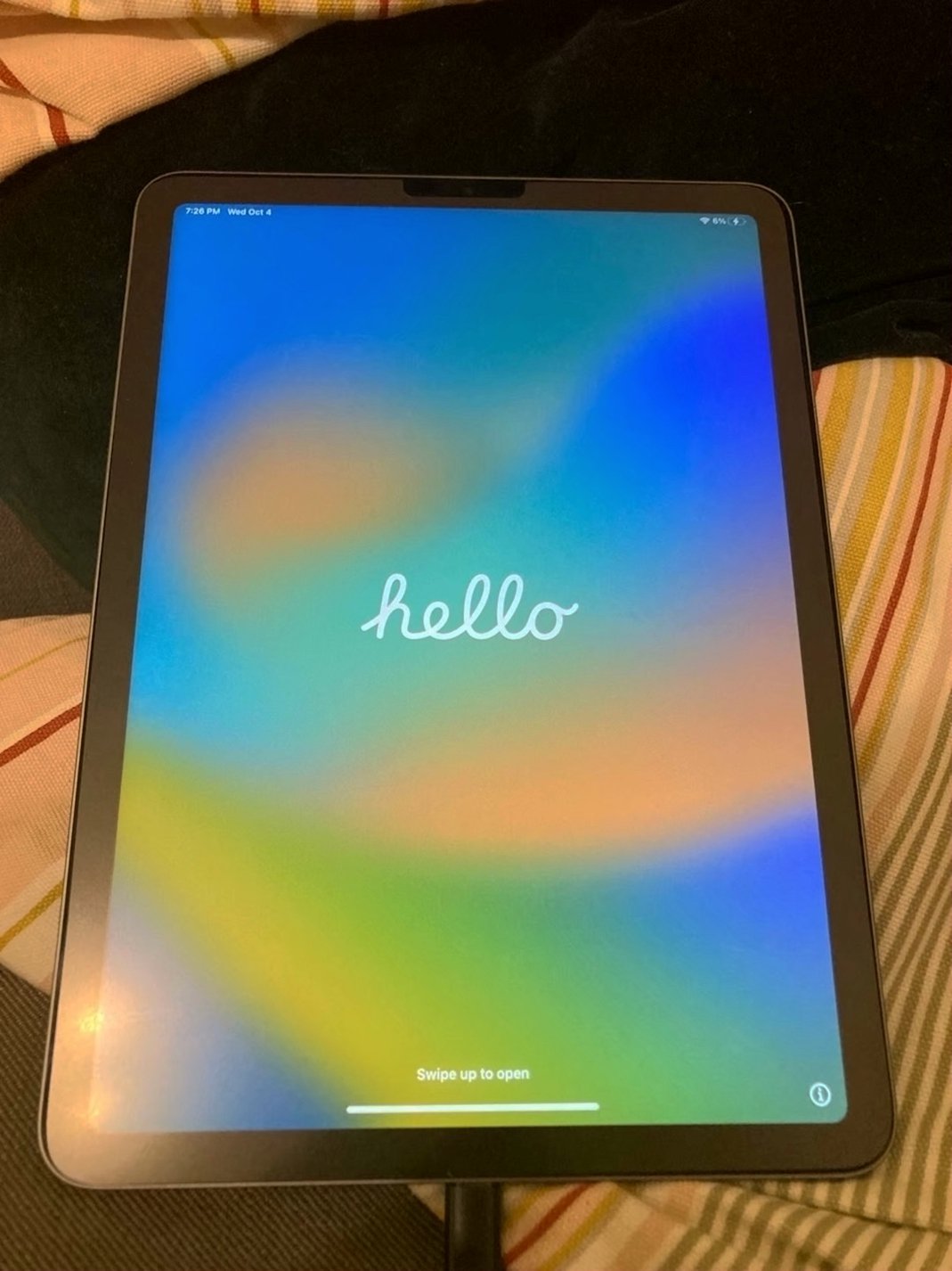 Apple iPad Air 5th Generation 64GB Space Gray Unlocked - Used image 5