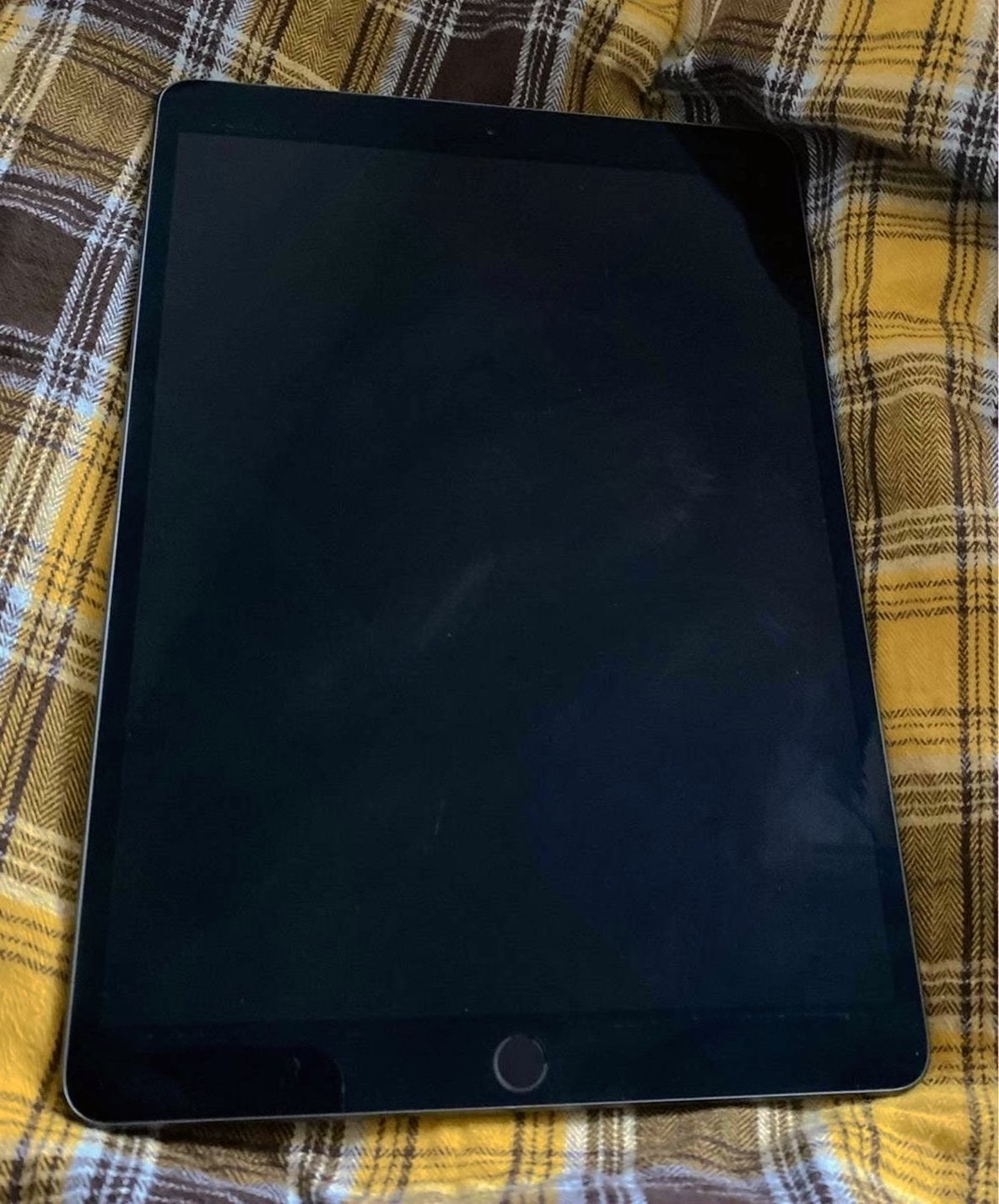 Apple iPad Air 3rd Generation 64GB Space Gray Unlocked - Used
