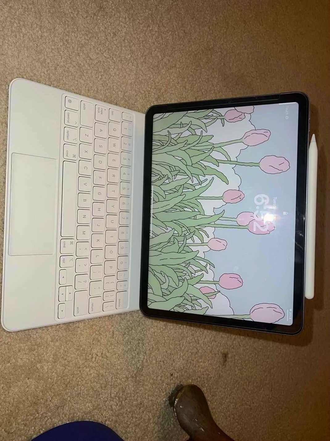 Apple iPad Air 5th Generation 256GB Purple Unlocked - Used image 3