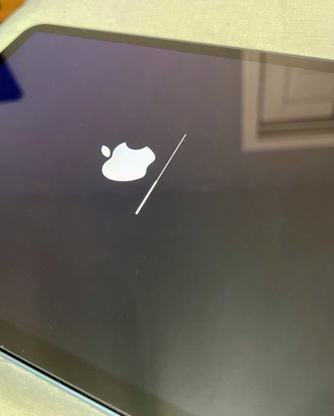 Apple iPad Air 4th Generation 64GB Space Gray Unlocked - Used image 2