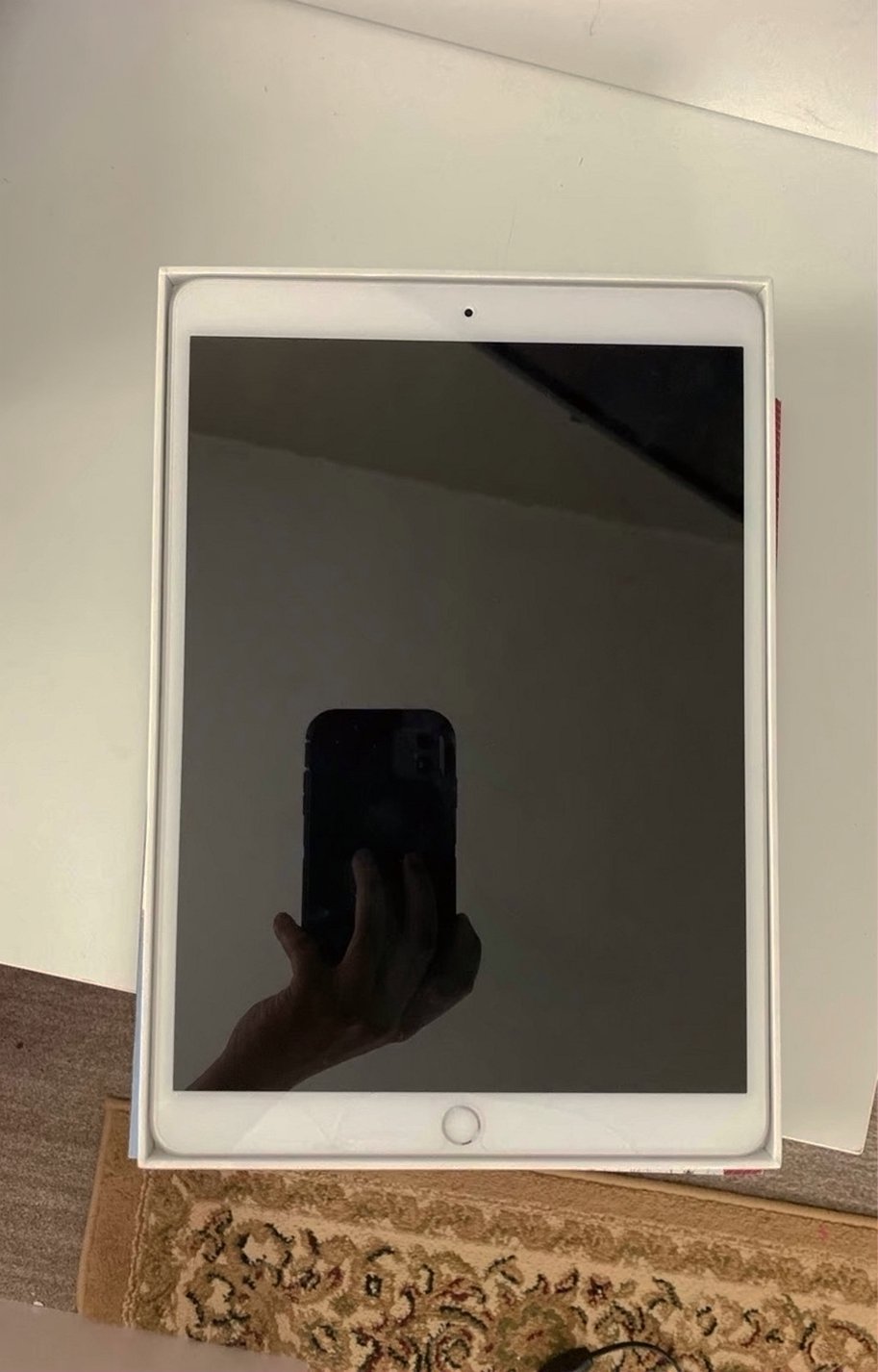 Apple iPad Air 3rd Gen 64GB Space Gray Unlocked - Used image 2