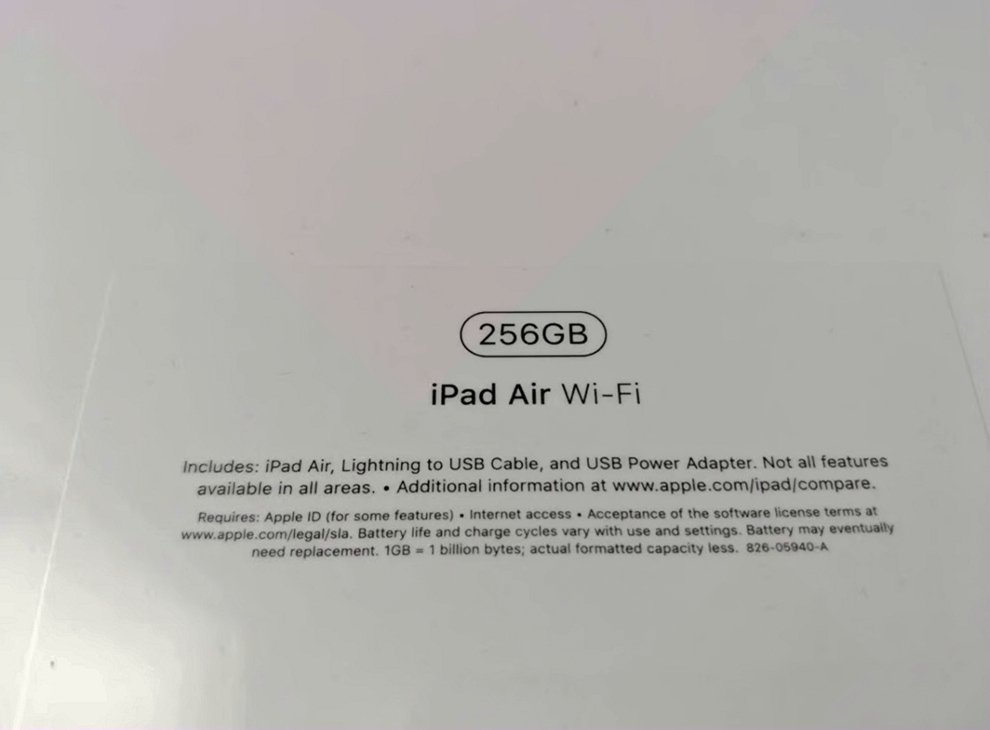 Apple iPad Air 3rd Generation 256GB Gold Unlocked - Used image 2