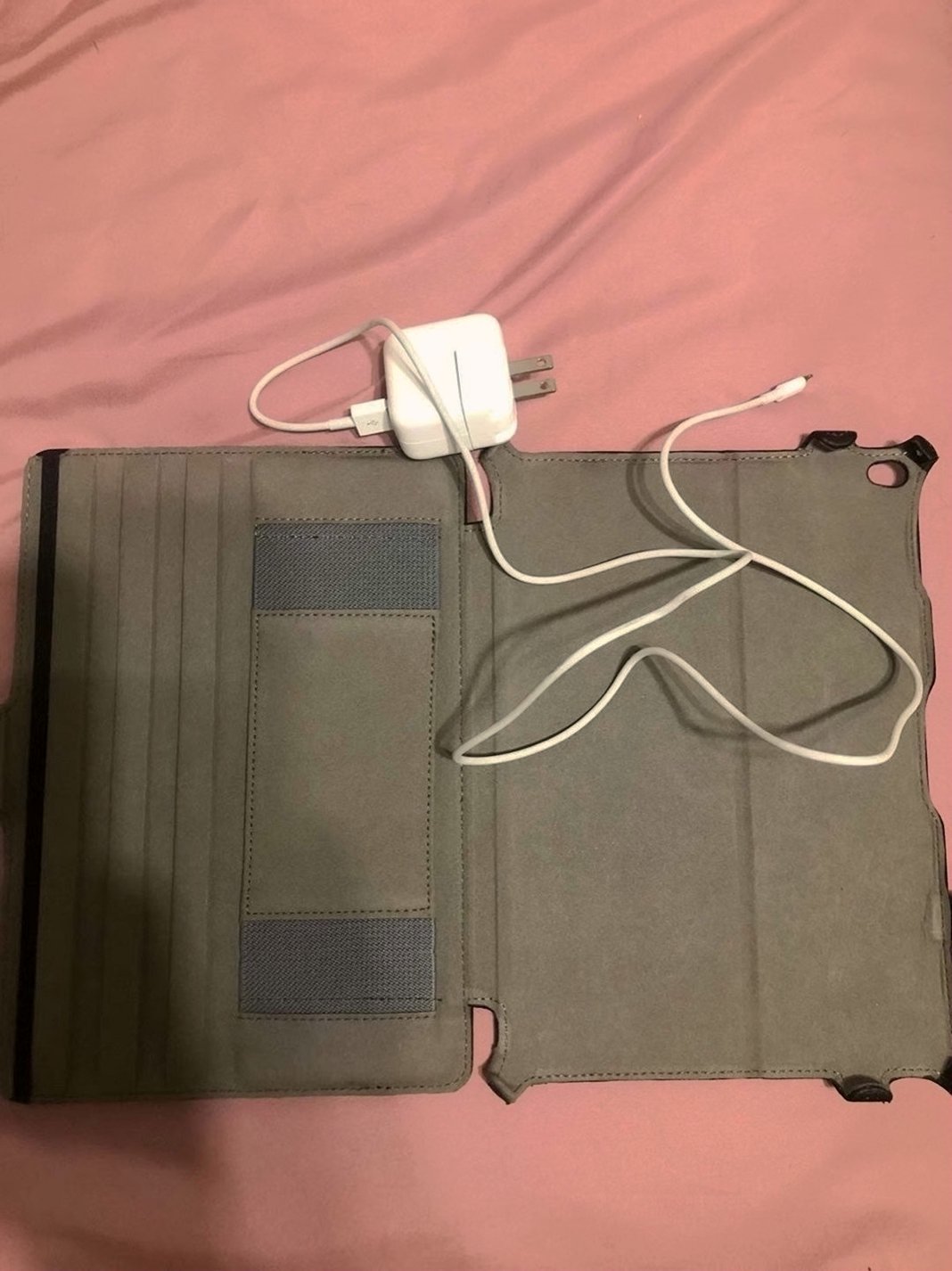 Apple iPad Air 2 16GB Space Gray Unlocked - Used image 3