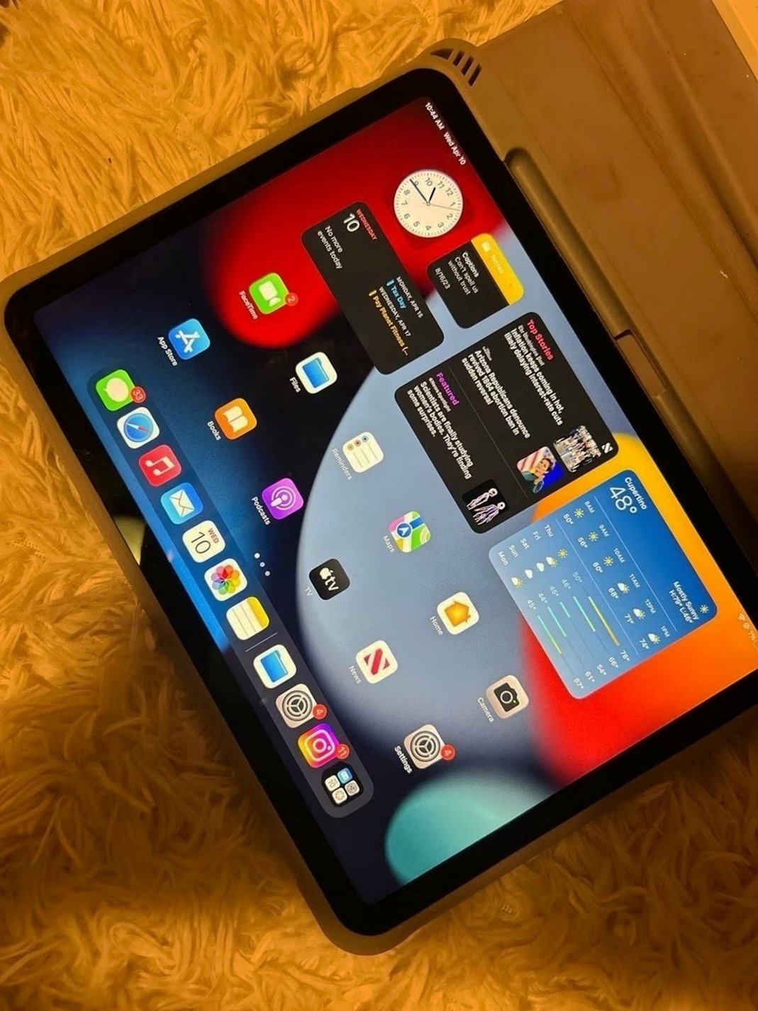 Apple iPad Air 5th Gen 64GB Space Gray Unlocked - Used