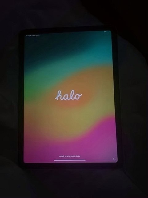Apple iPad Air 5th Generation 64GB Unlocked Used image 3