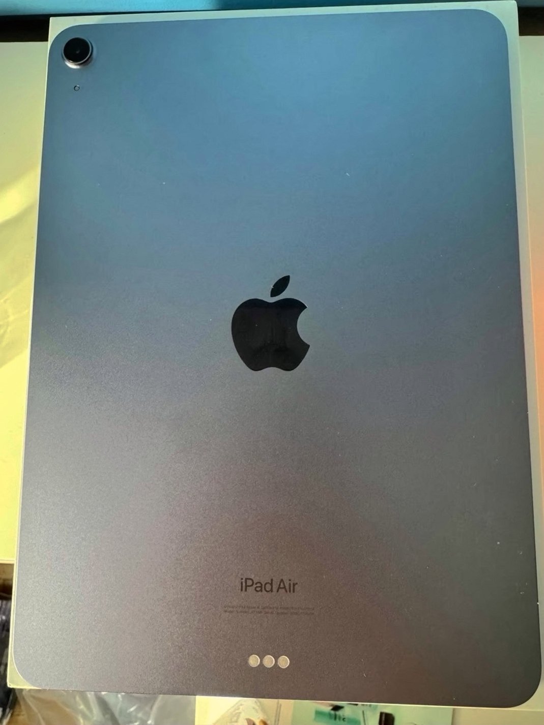 Apple iPad Air 5th Generation 64GB Purple Unlocked - Used image 3