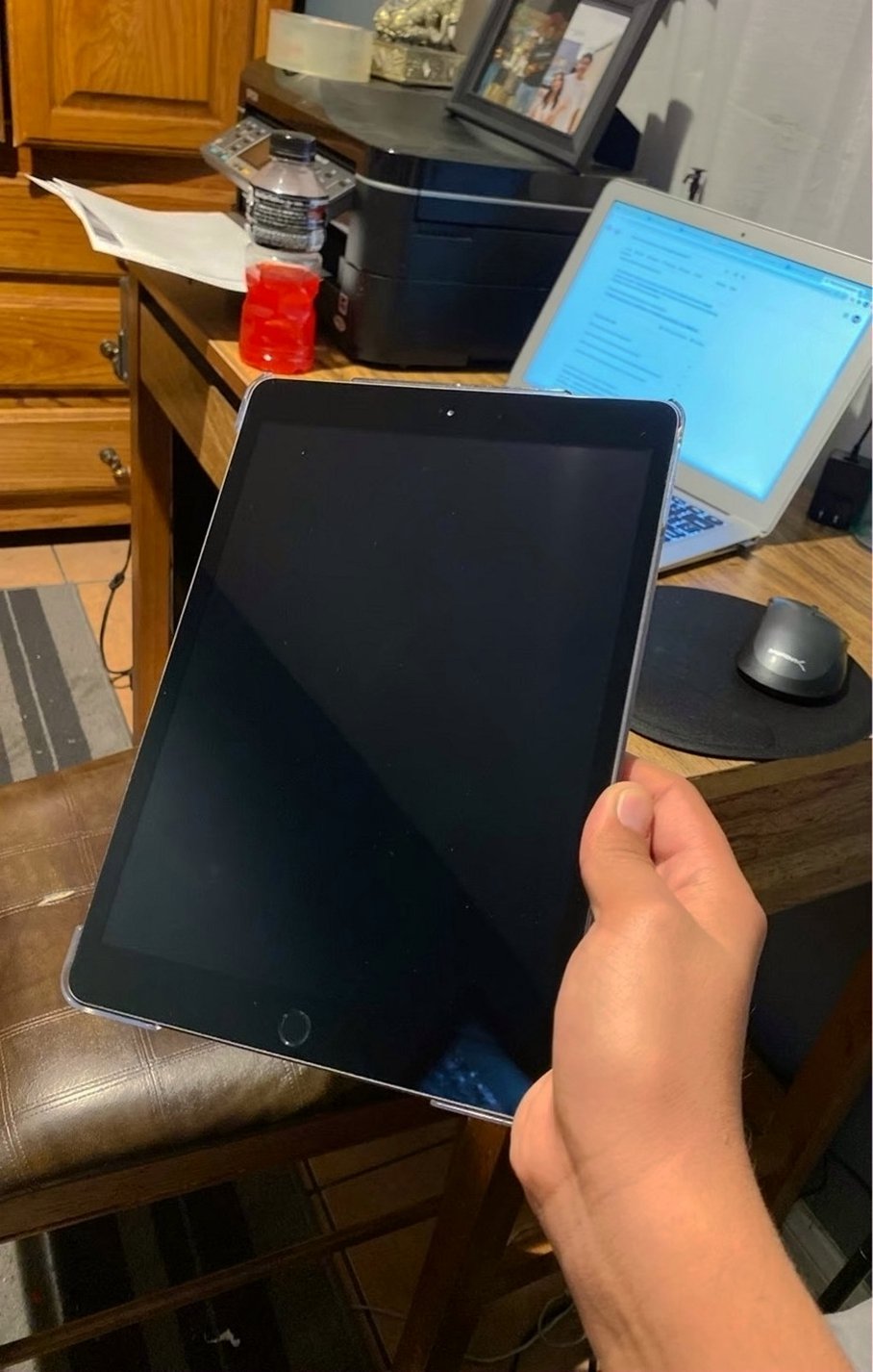 Apple iPad Air 7th Generation 32GB Space Gray Unlocked - Used