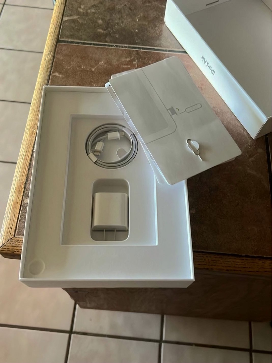 Apple iPad Air 4th Gen 64GB Space Grey Unlocked - Used image 4