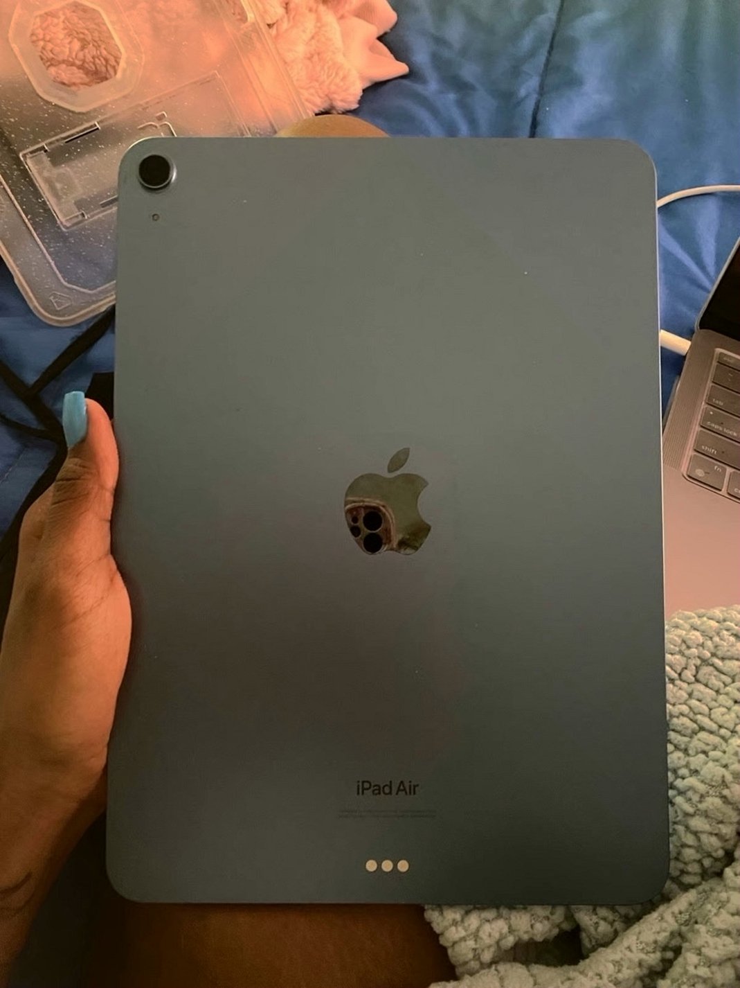 Apple iPad Air 5th Generation 64GB Space Gray Unlocked - Used